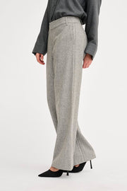 My Essential Wardrobe - Lukas Bukser